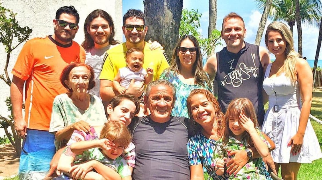 Com Roberta, tia Zélia, filhos, netos e noras. 